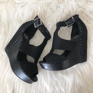 Gianni Bini black studded platform wedge size 7.5